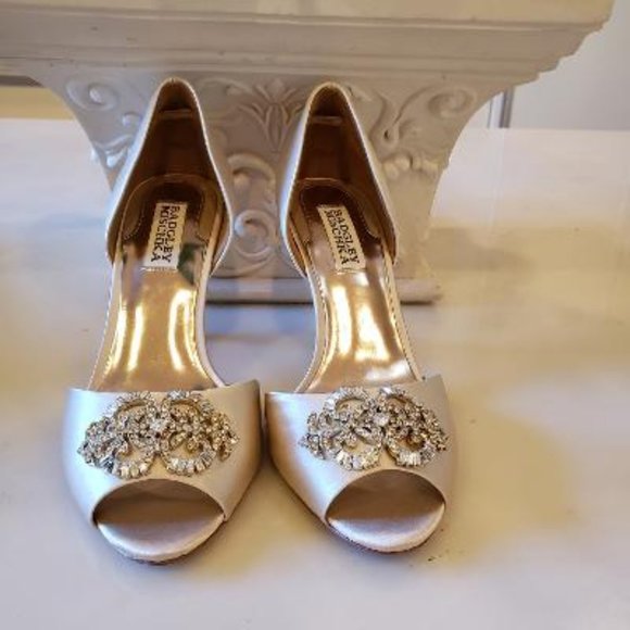 Badgley Mischka Women's Salsa Pump size 8 - Picture 7 of 10